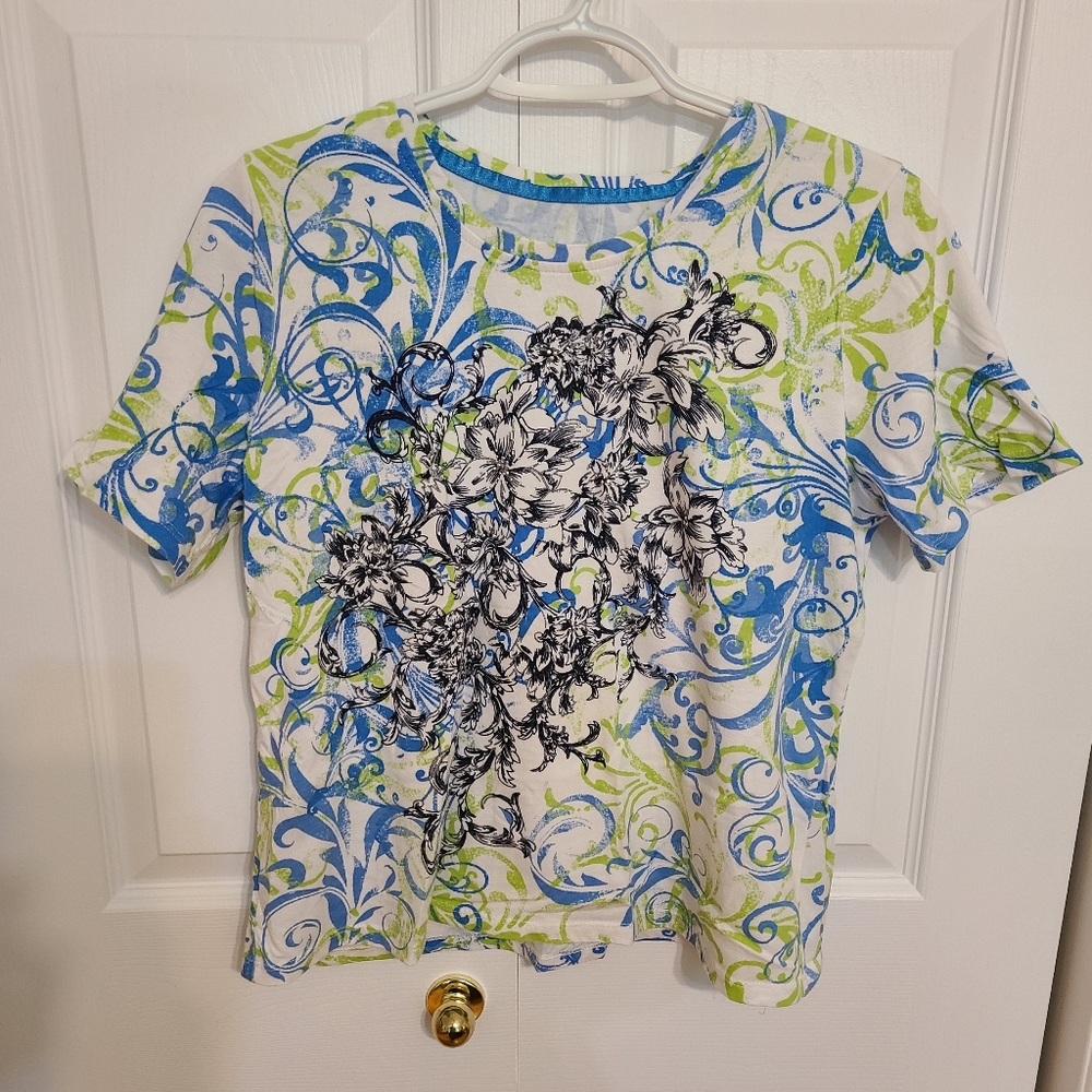 🌟4/$15 *HOST PICK* Alia Floral Spring T-Shirt Size Small Petite
